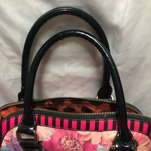 NICOLE LEE N’5 Colorful Graphic Handbag Stud Details.Woman Print, rhinestones. - Picture 4 of 11